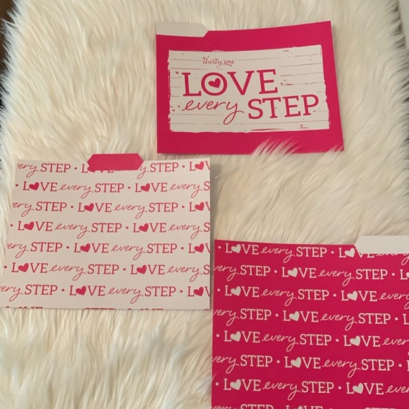 New Thirty-One Pink & White Consultant Supplies Document Holder - Picture 7 of 10